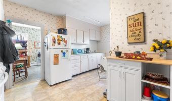 2 Chilton St, Bristol, RI 02809