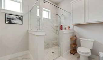558 Torrey Pines Cir, Heath, TX 75032