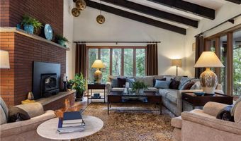 165 Kent Dr, East Greenwich, RI 02818