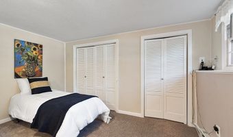 8 Brookdale Cir, Billerica, MA 01821