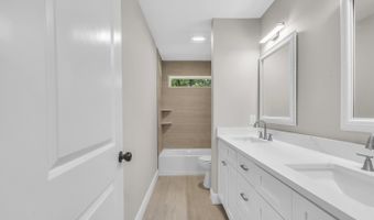 70 Seurat St, Barnegat, NJ 08005