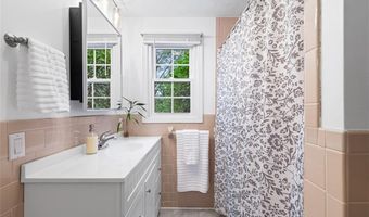 7 Maria St, Lincoln, RI 02865