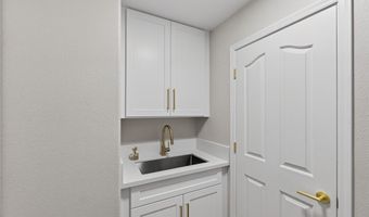 9205 Pitching Wedge Dr, Las Vegas, NV 89134