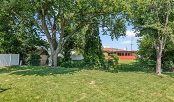 811 Brookdale Dr, Arnold, MO 63010