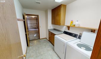 1389 GLENWOOD Dr, Brookings, OR 97415