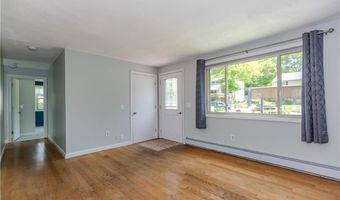 12 Twin Leaf Trl, Narragansett, RI 02874