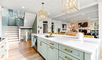 90 E LAKE Dr, Annapolis, MD 21403