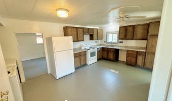 806 3rd St NW, Bowman, ND 58623