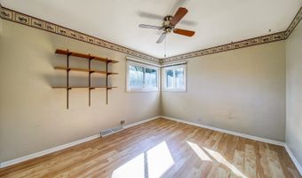 445 S Yale Ave, Addison, IL 60101