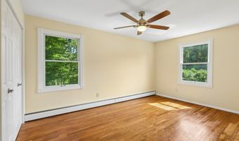 6 Sky Edge Ln, Bethel, CT 06801