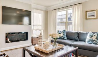 1318 S QUINN St, Arlington, VA 22204
