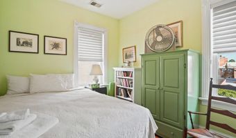 628 A St NE, Washington, DC 20002