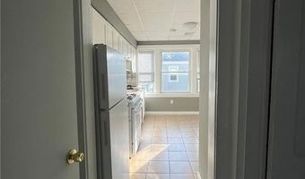 70 Oliver St 3F, Bristol, RI 02809