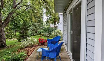5325 Highpointe Ter, Bloomington, MN 55437