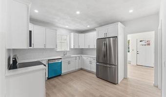 26 Alto St, Cranston, RI 02920