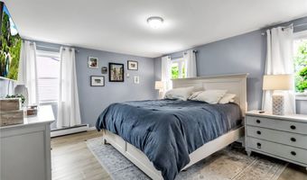 169 Chestnut Hill Ln S, Amherst, NY 14221