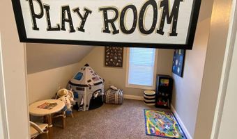 15 Maple St, Bangor, ME 04401