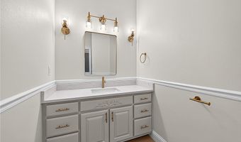 17 Sandhurst Dr, Bella Vista, AR 72714