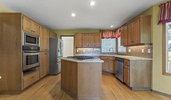 16808 NW YORKTOWN Dr, Beaverton, OR 97006