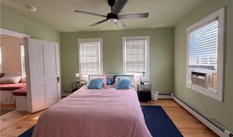 25 Marsh St, Newport, RI 02840