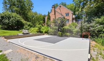 7601 PERSIMMON TREE Ln, Bethesda, MD 20817