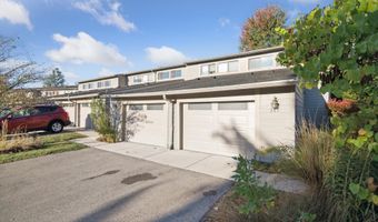 747 Peninsula Ct, Ann Arbor, MI 48105