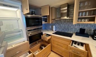 223 Saratoga Rd 1422, Honolulu, HI 96815