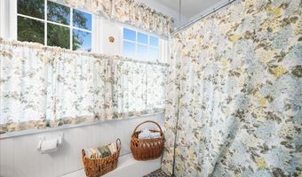 23 Spring St, Chester, CT 06412