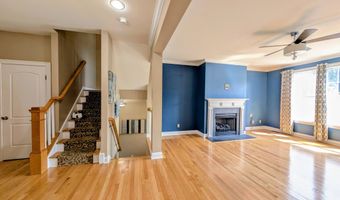 68 Lawrence Ave 68, Danbury, CT 06810