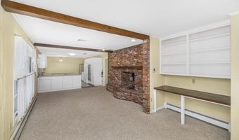 11 Strawberry Hill Rd, Bedford, NH 03110