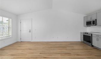 32 Exchange St 203, East Greenwich, RI 02818