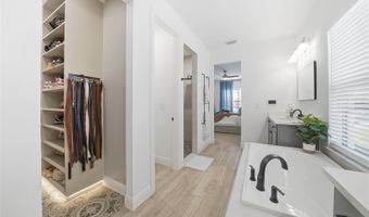 5435 SILVER SUN Dr, Apollo Beach, FL 33572