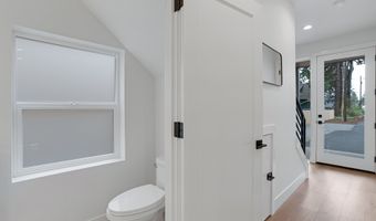 5069 SE KING Rd B, Milwaukie, OR 97222