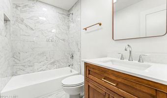 10 Chesterfield Lake Dr, Beaufort, SC 29906