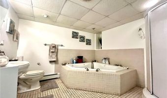 2 Hayes St, Johnston, RI 02919