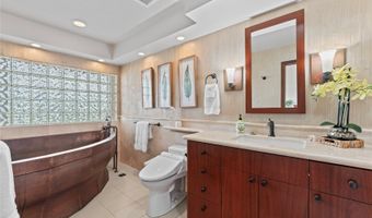 411 Kaelepulu Dr E, Kailua, HI 96734