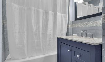 700 Halliard Ave, Beachwood, NJ 08722