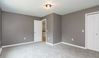 27 South St, Blandford, MA 01008
