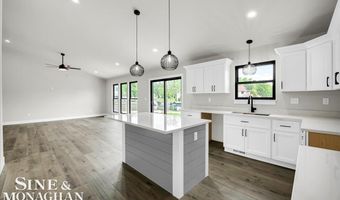 144 Channelsyde Dr, Algonac, MI 48001