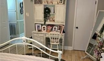 2135 MEMORIAL Dr, Alexandria, LA 71301