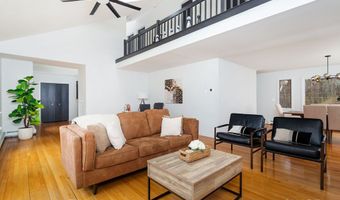 6 Daniels Dr, Danbury, CT 06811