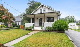 15 Berwick Pl, East Providence, RI 02916