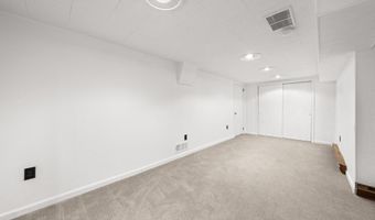 3146 CLUB Dr, Allentown, PA 18103