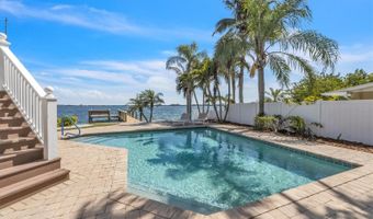 527 56TH St, Holmes Beach, FL 34217