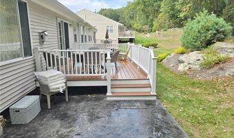 33 Hunters Run, North Providence, RI 02904