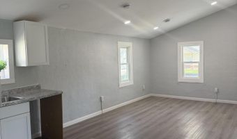 733 S Griffith Ave, Aurora, MO 65605