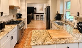 530 Palmer Ave, Belford, NJ 07718