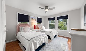 706 S BAY Ave, Beach Haven, NJ 08008