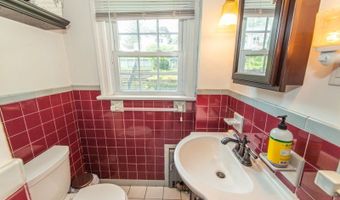 112 Main St, Bayonne, NJ 07035