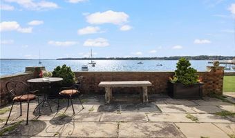 221 Hope St 2, Bristol, RI 02809